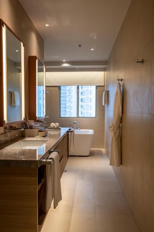 Brittany Hotel Bgc Taguig Exterior photo