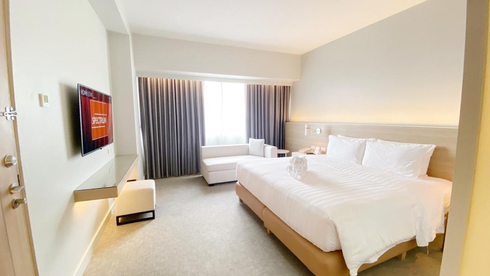 Brittany Hotel Bgc Taguig Exterior photo