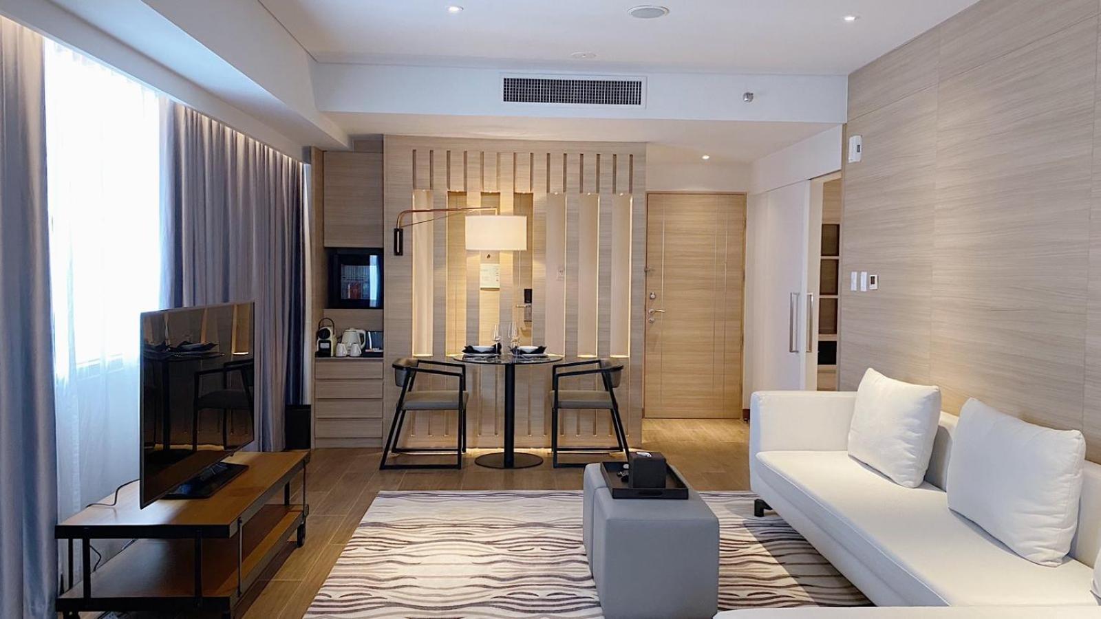 Brittany Hotel Bgc Taguig Exterior photo