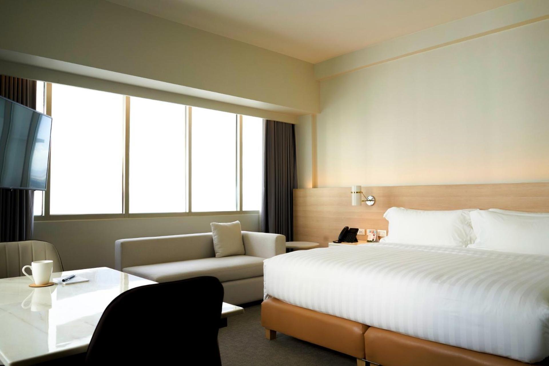 Brittany Hotel Bgc Taguig Exterior photo
